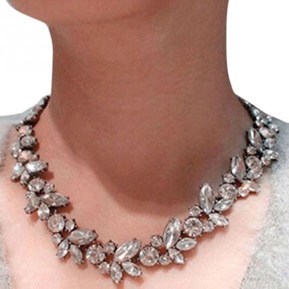 ✨2xHP✨Crystal Silver Flower Statement Necklace✨ - Picture 3 of 3